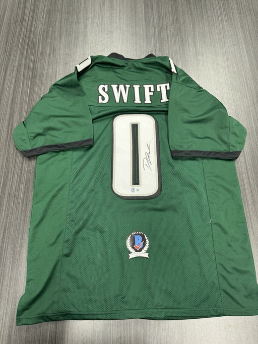 D’Andre Swift Signed Philadelphia Eagles Custom Jersey Beckett COA